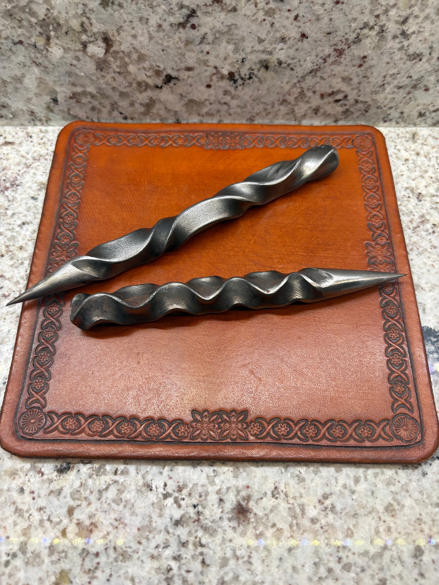 1/2" reverse twist scratch awl